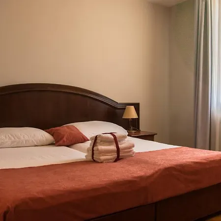 Minerva 3* מדולין