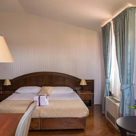 Minerva Hotel 3*