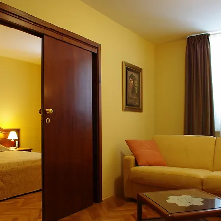 Minerva Hotel 3*